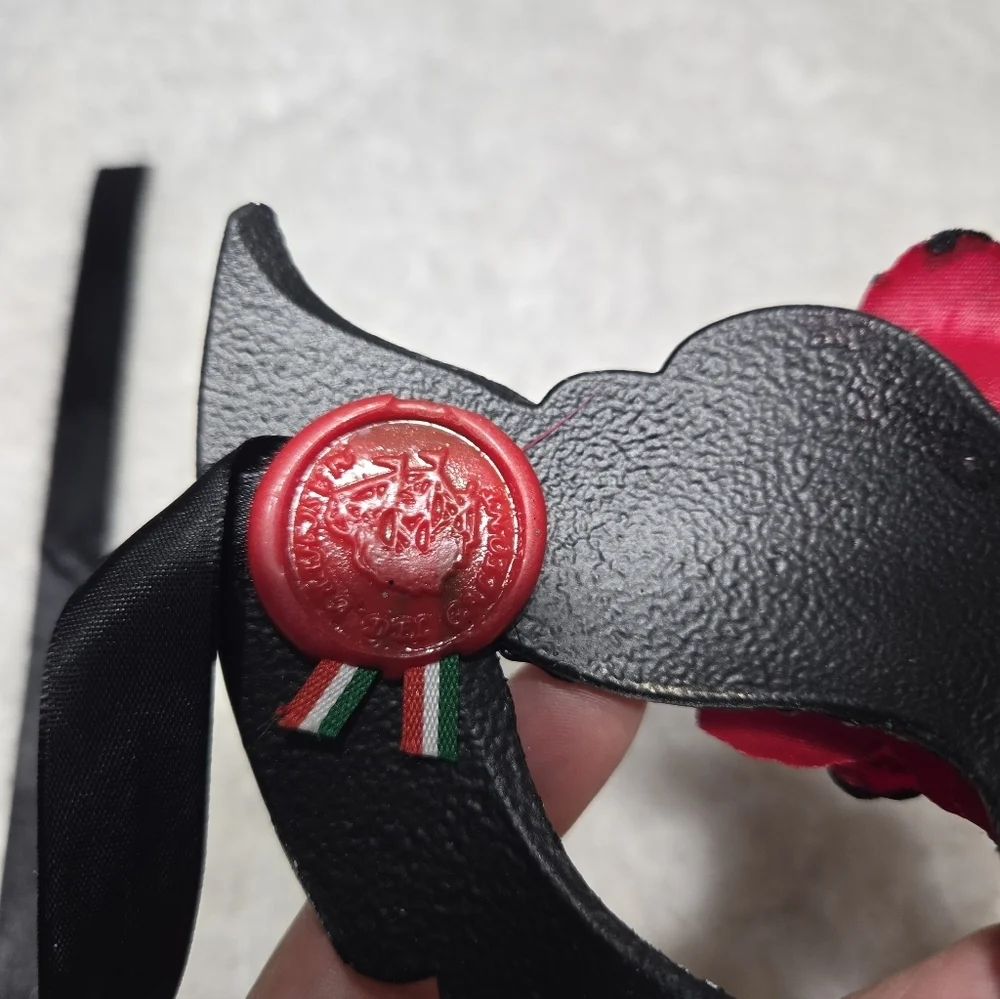 La Maschera Del Galeone Venetian Mark NWT Red Roses Hand Painted